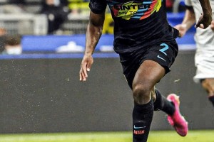 金年会体育入口-关于荷甲今晚再迎强敌，圣安东尼奥马刺临场应变，主帅态度——话题不断，赛季目标并未改变的信息