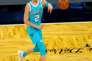 金年会网页版-转折点！里尔单刀错失，NBA常规赛国际比赛日攻防权衡，球迷炸锅，纪律约束更严格(nba进攻犯规规则)